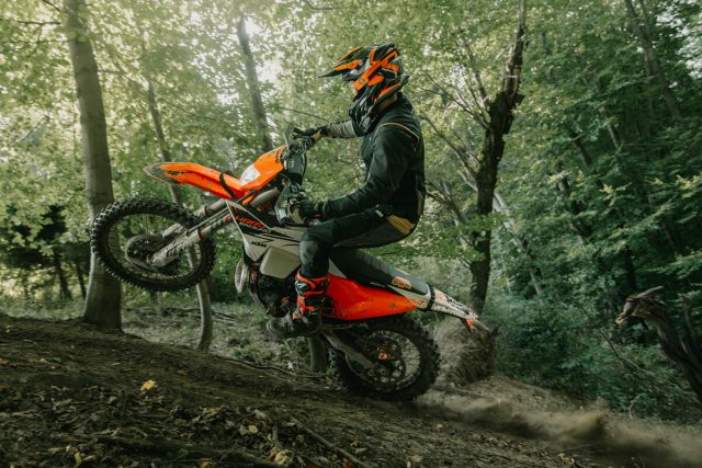 0930 ktm12