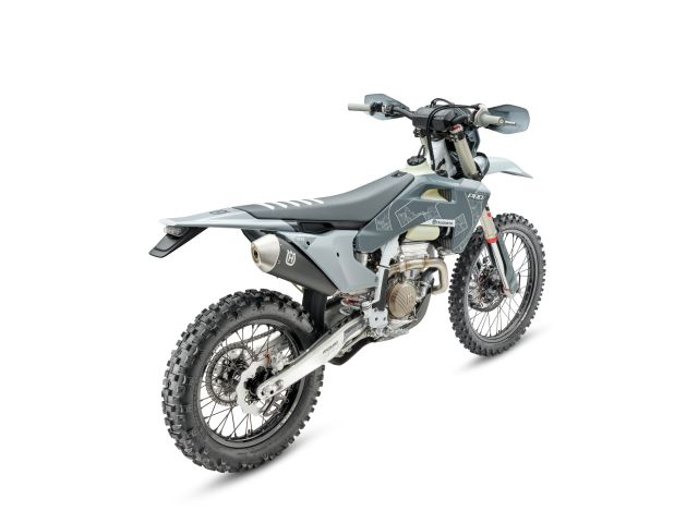 1009 husq4