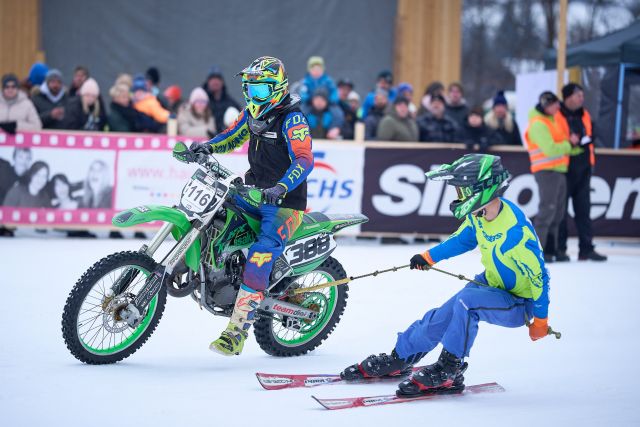 Skijoering24.12.2025: 11. Holzknecht Skijöring in Gosau am Dachstein, Oberösterreich, ÖsterreichFoto: © 2025 Martin Bihounek