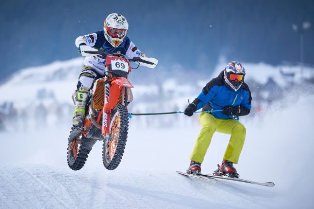 Skijoering24.12.2025: 11. Holzknecht Skijöring in Gosau am Dachstein, Oberösterreich, ÖsterreichFoto: © 2025 Martin Bihounek