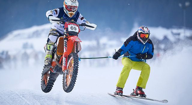 Skijoering24.12.2025: 11. Holzknecht Skijöring in Gosau am Dachstein, Oberösterreich, ÖsterreichFoto: © 2025 Martin Bihounek